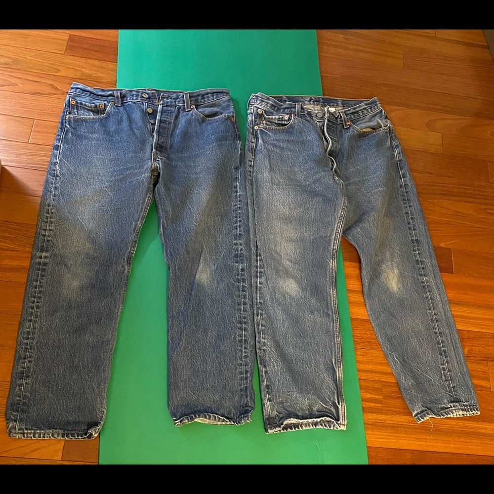 2 prs of excellent Men’s 35 x 30 Levi’s 501 blue button fly straight leg jeans